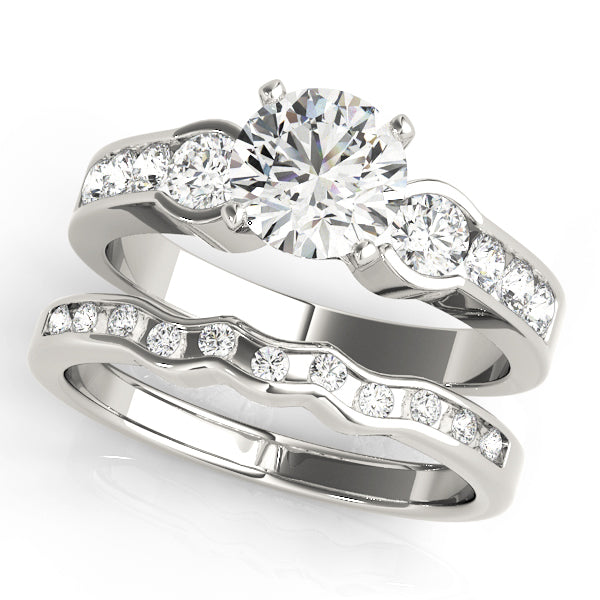 ENGAGEMENT RINGS 3 STONE ROUND - Image 10