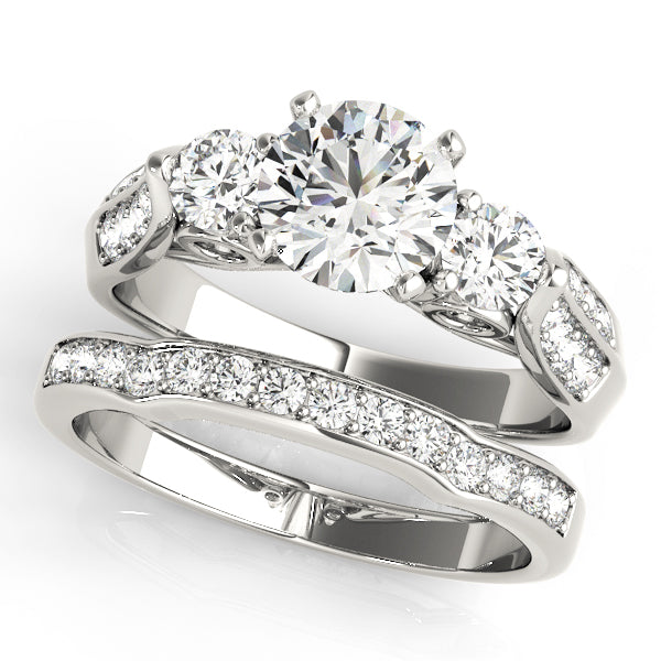 ENGAGEMENT RINGS 3 STONE ROUND - Image 9
