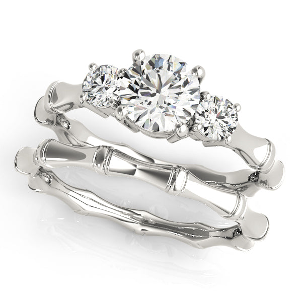 ENGAGEMENT RINGS 3 STONE ROUND - Image 3