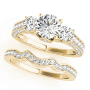 ENGAGEMENT RING 3 STONE ROUND - Image 9