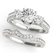 ENGAGEMENT RING 3 STONE ROUND - Image 4