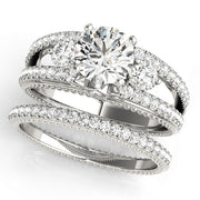 ENGAGEMENT RINGS 3 STONE ROUND - Image 5