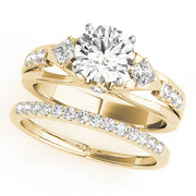 ENGAGEMENT RINGS 3 STONE ROUND - Image 10
