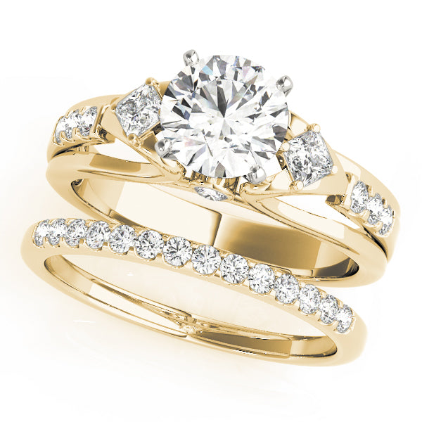 ENGAGEMENT RINGS 3 STONE ROUND - Image 10
