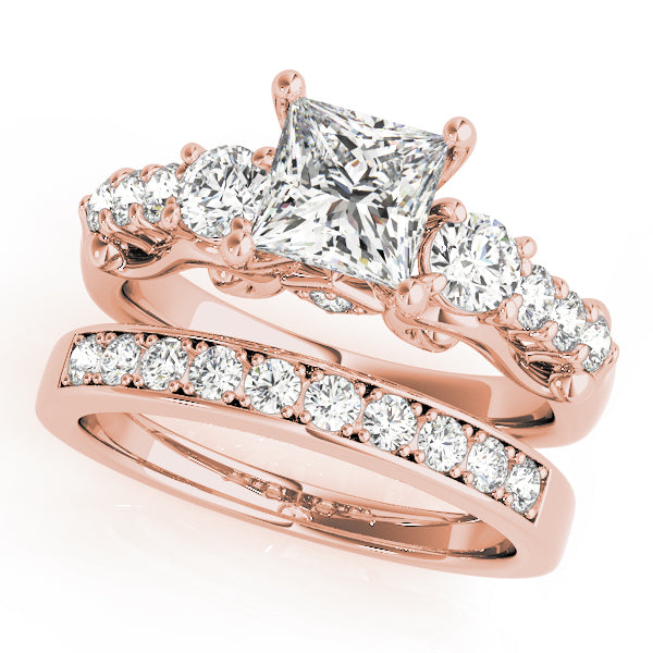 ENGAGEMENT RINGS 3 STONE ROUND - Image 3