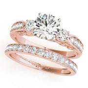 ENGAGEMENT RINGS 3 STONE ROUND - Image 10