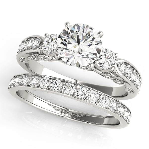 ENGAGEMENT RINGS 3 STONE ROUND - Image 7