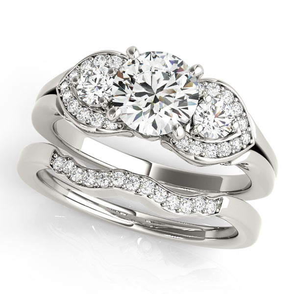 ENGAGEMENT RINGS 3 STONE ROUND - Image 6