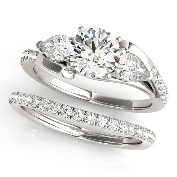 ENGAGEMENT RING - Image 4