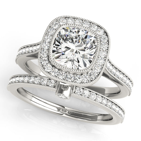ENGAGEMENT RINGS HALO CUSHION - Image 3